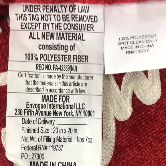 NEW. MERRY CHRISTMAS SET OF 2 PILLOWS. - Picture 5 of 6